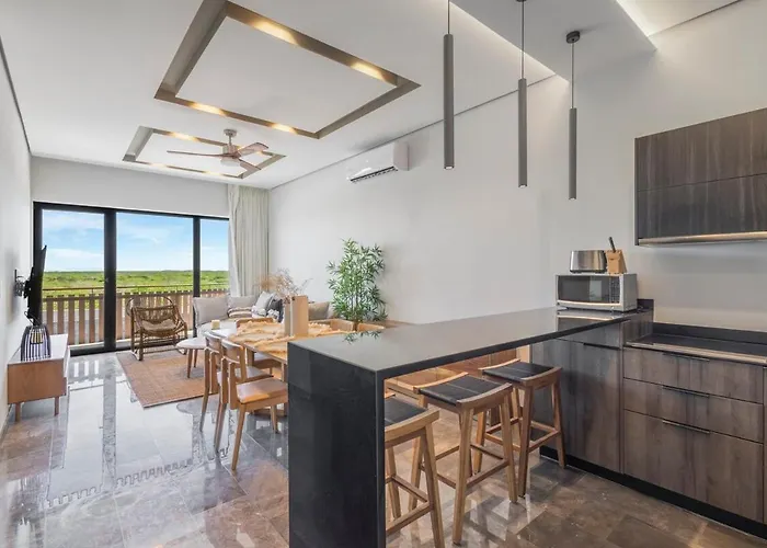 Unique Ph With Ocean View And Jacuzzi 3bed 4bath Apartment *