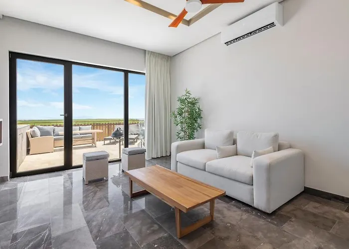 Unique Ph With Ocean View And Jacuzzi 3bed 4bath