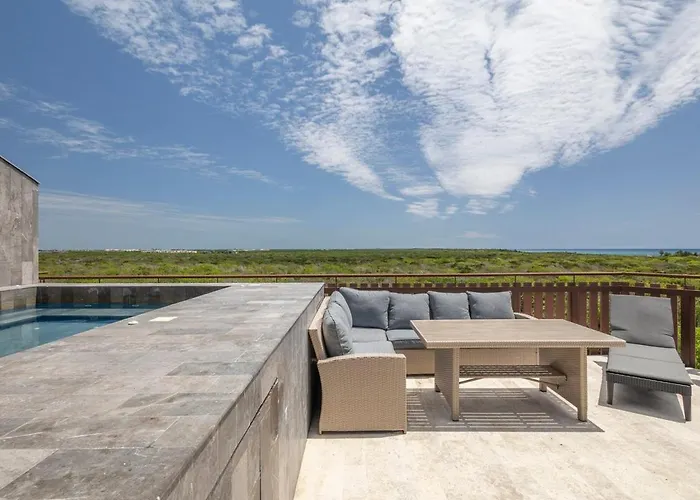 Unique Ph With Ocean View And Jacuzzi 3bed 4bath Apartment