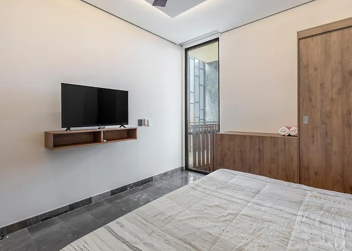 Unique Ph With Ocean View And Jacuzzi 3bed 4bath