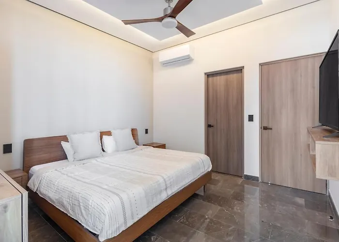 Unique Ph With Ocean View And Jacuzzi 3bed 4bath