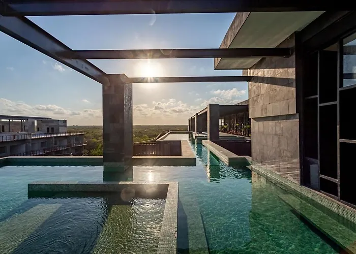 Unique Ph With Ocean View And Jacuzzi 3bed 4bath Apartment